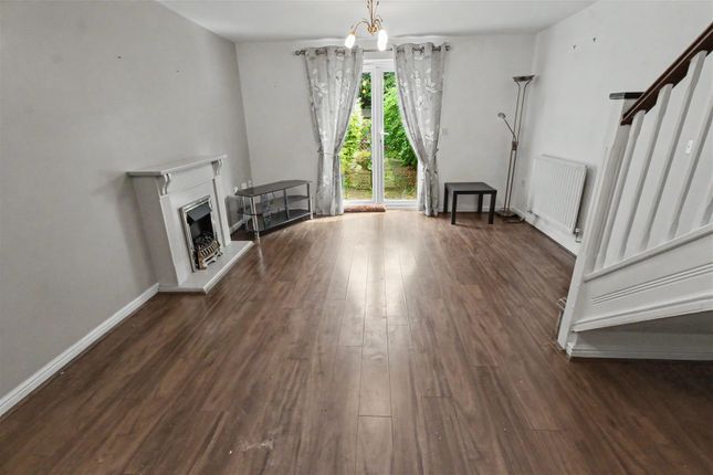 8, Hook Close, Nottingham photo 5