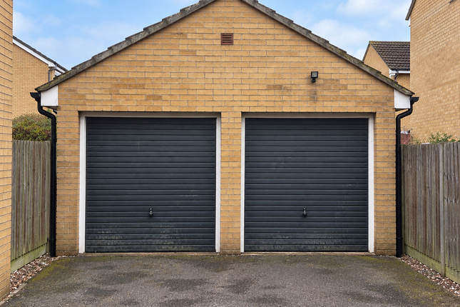 27, Wodell Drive, Wolverton, Milton Keynes photo 2