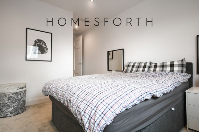 Thumbnail Penthouse to rent in Commercial Road, Aldgate East