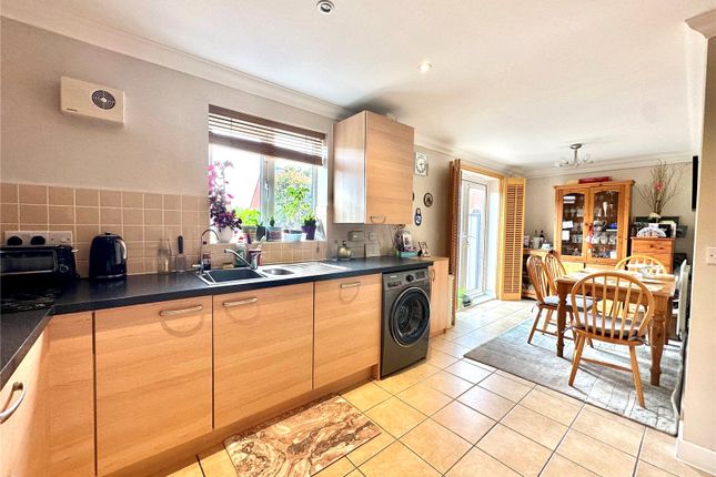 30, Seacole Crescent, Swindon photo 3