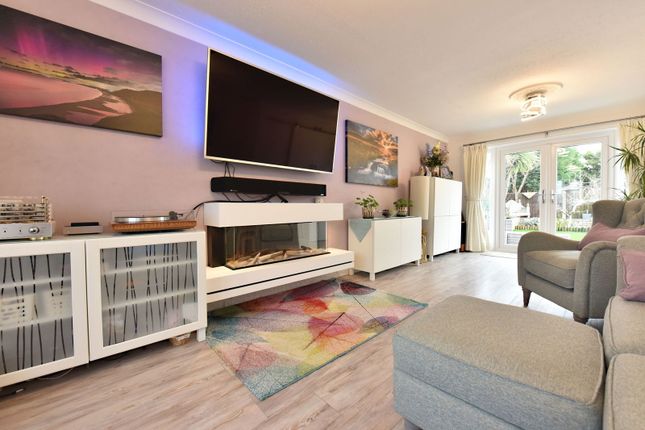 11, Brindley Close, Stourbridge photo 2