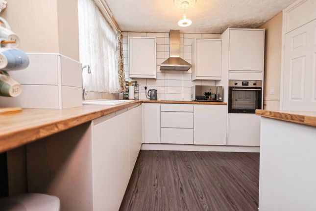 17, Saxelby Close, West Midlands photo 3