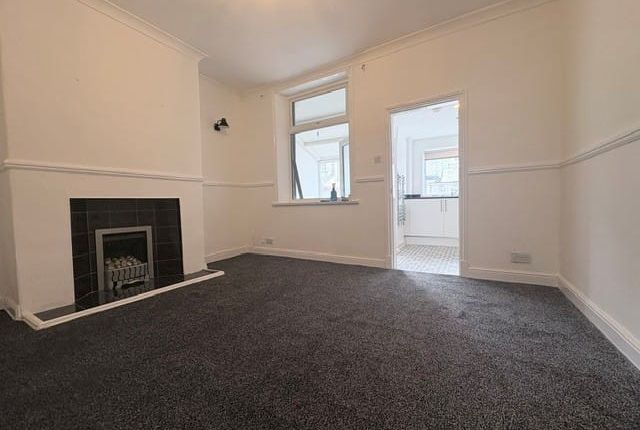 91, Lyndhurst Road, Burnley photo 2