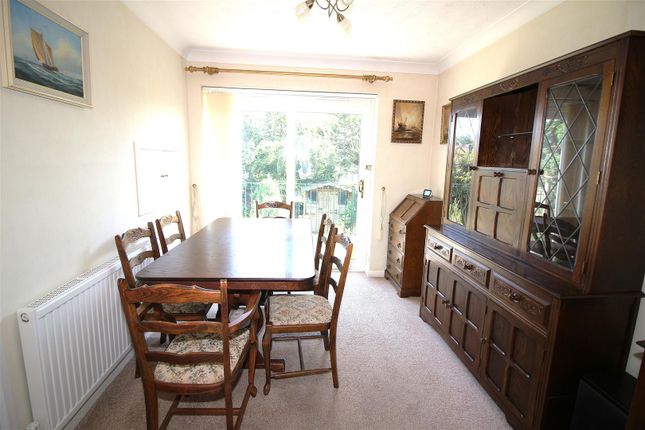 9, Hallett Close, Saltash photo 4