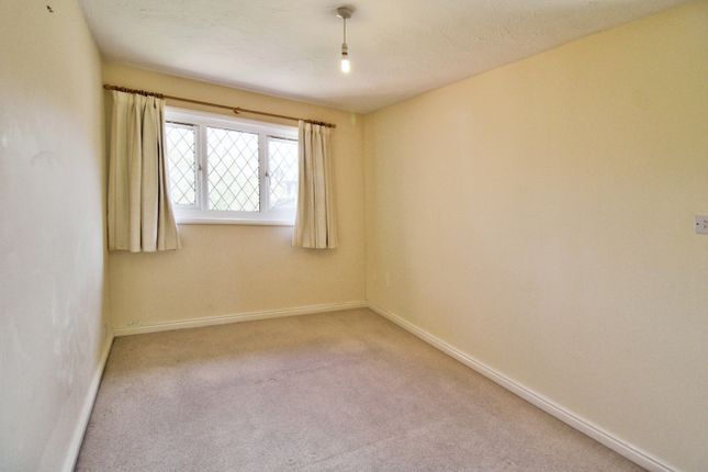 End terrace house for sale in Merryman Drive, Crowthorne