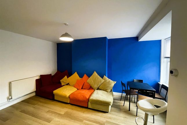 Room 4, 100 Seaford Street, Stoke-On-Trent photo 2