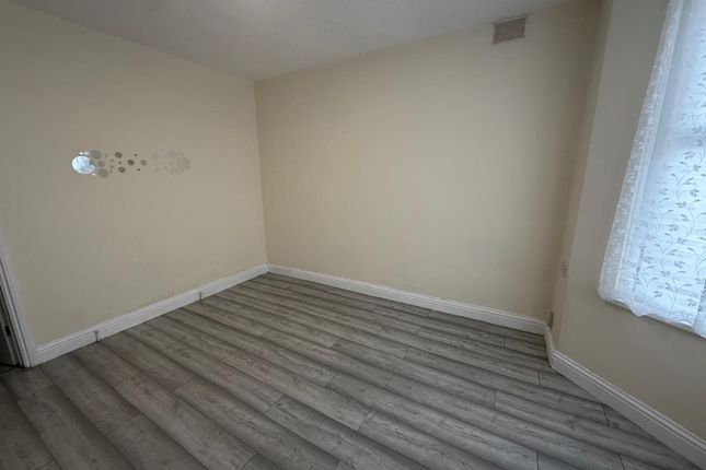 97 Dudley Road, Southall photo 5
