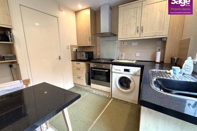 27, The Beeches, Cwmbran photo 4