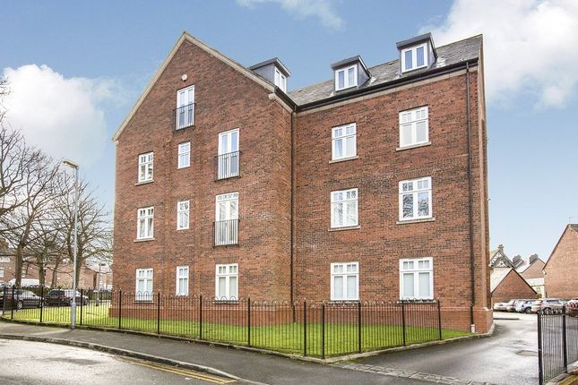 Thumbnail Flat to rent in Eastgate, Macclesfield, Cheshire