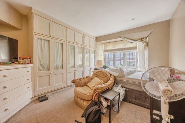 108B, Semley Road, London photo 4