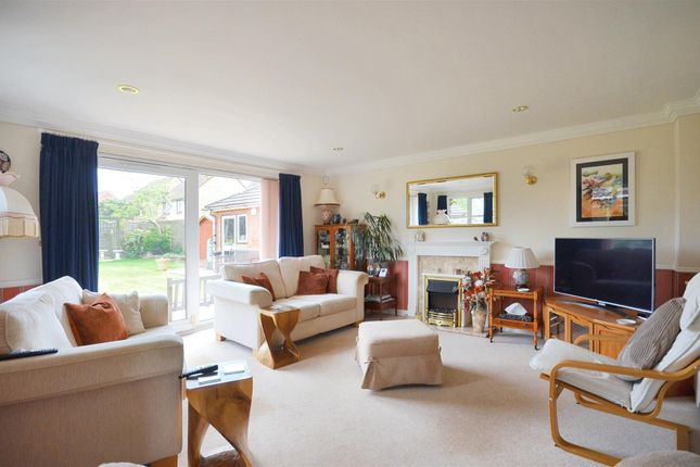11, Swallowfields, Gillingham photo 2