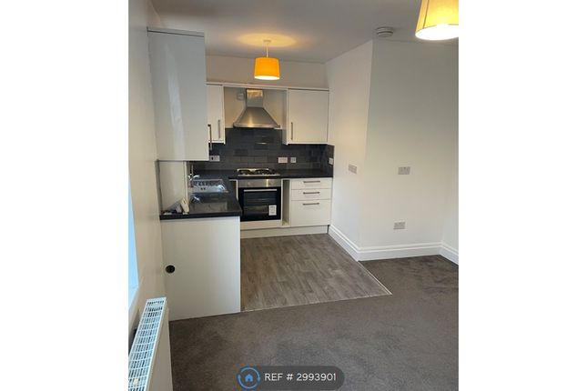 Manchester Road Flat, Huddersfield photo 5