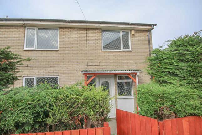 Thumbnail Terraced house to rent in Tennyson Close, Huntingdon