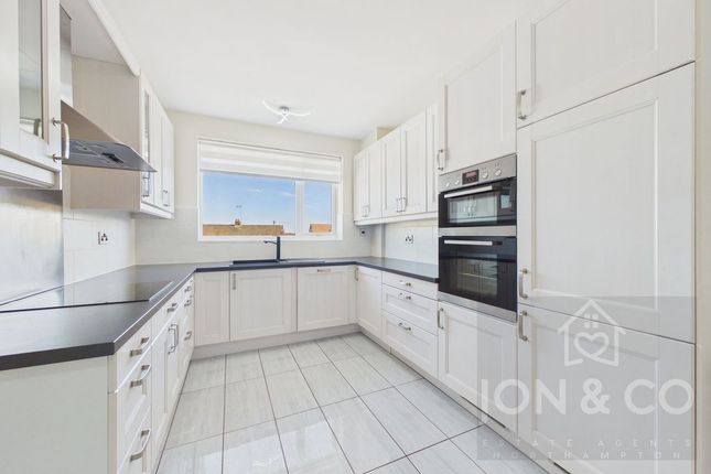 23, Longmynd Drive, Northampton photo 2