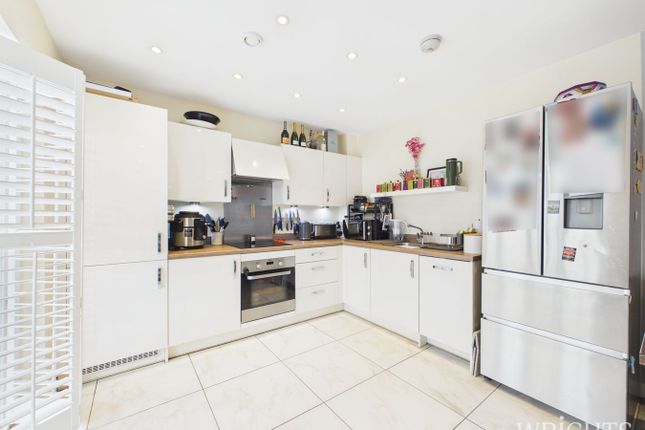 41 Duchess Court, Queens Avenue, Welwyn Garden City photo 2
