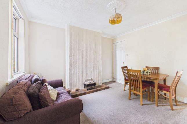 35 Worrall Avenue, Nottingham photo 3