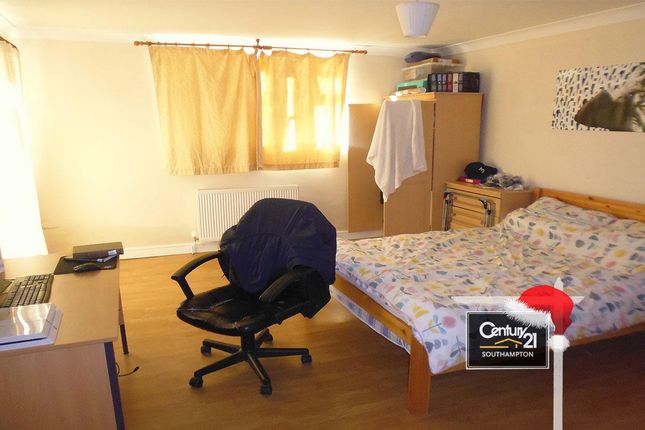 Lodge Road, SOUTHAMPTON photo 5