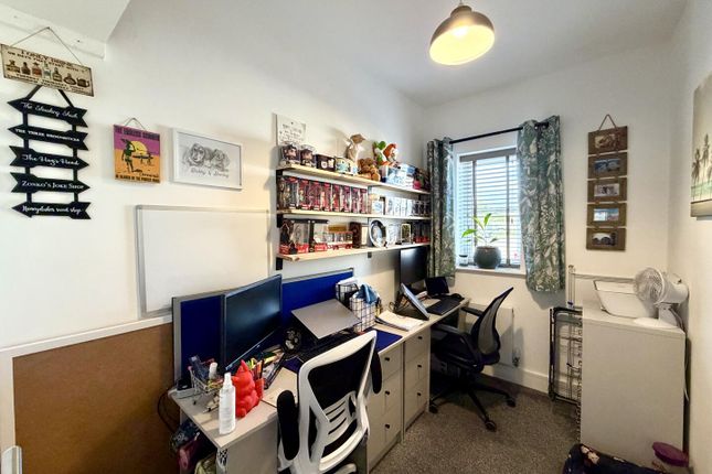 27, Wateringbury Way, Eastbourne photo 3