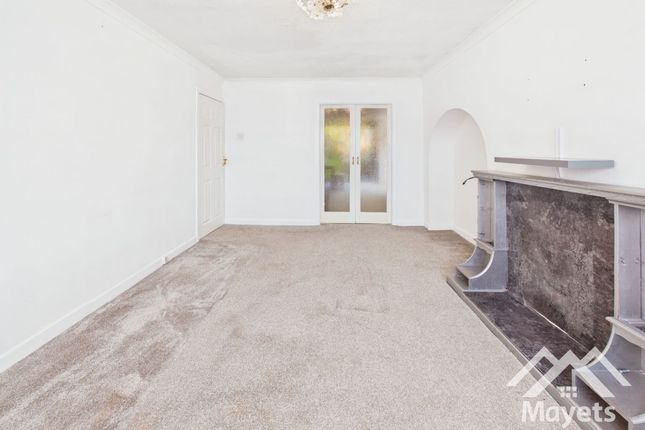 62 Rhodes Avenue, Blackburn photo 3