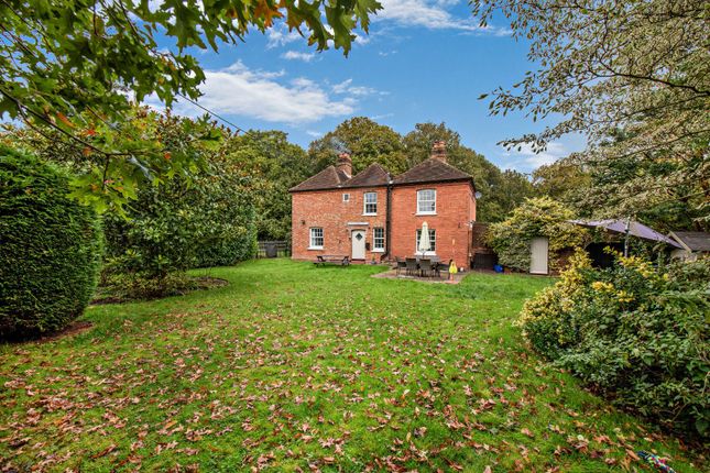 1 Holmwood Park Farm Cottages,, Mill Lane, Dorking photo 3