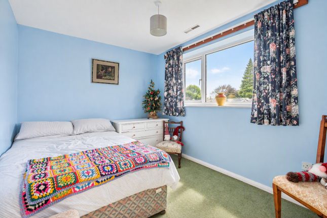 5, Avon Meade, Fordingbridge photo 4