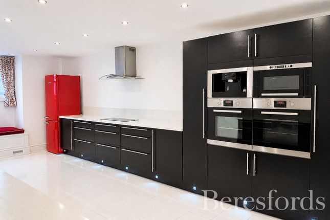 Thorndon Park, Brentwood photo 4