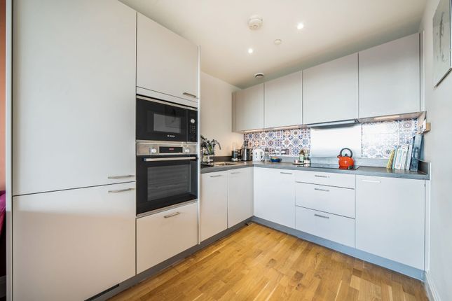 Flat 1201, Golding Lodge, 45, Wellington Street, London photo 4