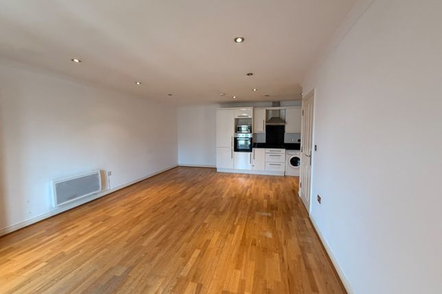 Flat 3, Penshurst Gardens, Edgware photo 5