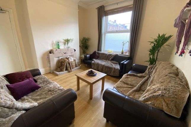 Bright, Well-Presented Living Room With Wooden Flo...