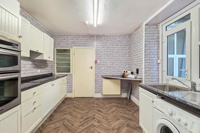 Apt. 1,7 Royal Avenue West, Onchan photo 4