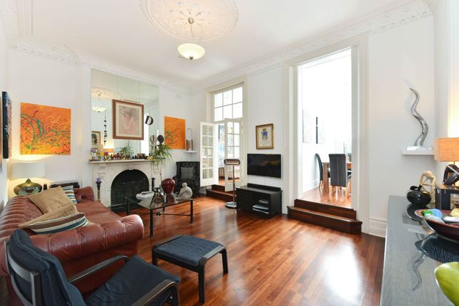 Flat for sale in Haven Green, Ealing