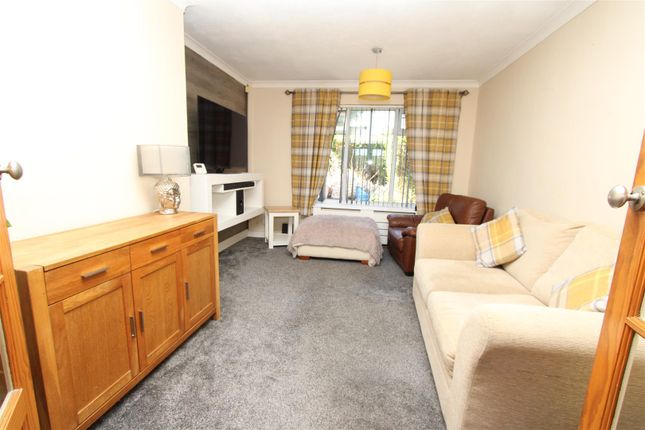 50, Sandholme Drive, Bradford photo 5
