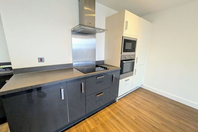 16 Lindsay Court - 2 Bed, Loampit Vale, London photo 3