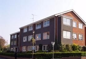 Thumbnail Flat to rent in Station Road, Henley-On-Thames