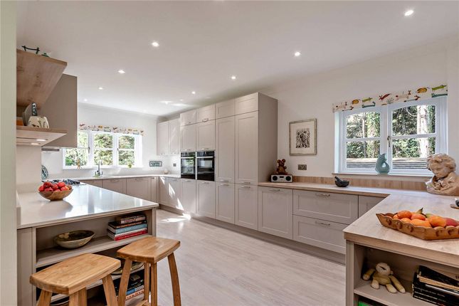 Claymore, 2, Oak Close, Tadley photo 2