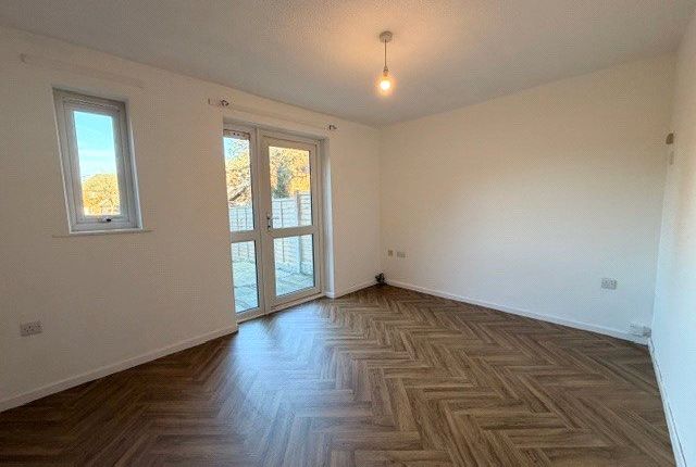 15, Bowlingfield, Preston photo 2
