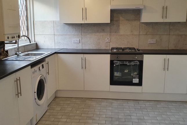 68, Thrales Close, Luton photo 4