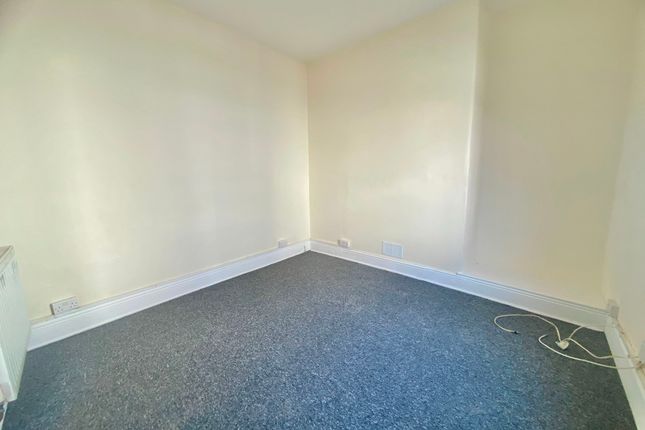 28 Orchard Road, Torquay photo 2