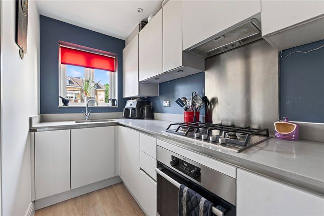 4, Onslow Place, Woking photo 3