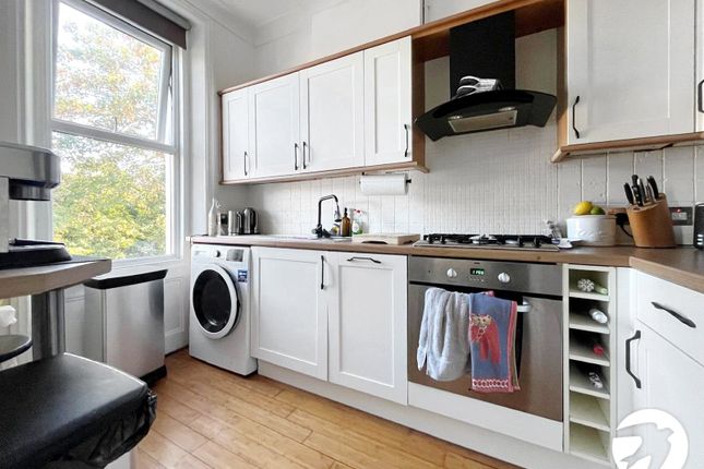 Flat 2, 120, Burnt Ash Hill, London photo 3