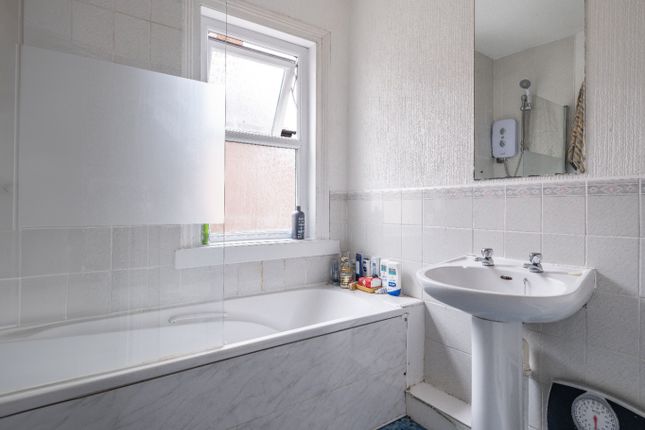 Room 2, 27 Honister Avenue, Tyne and Wear photo 5