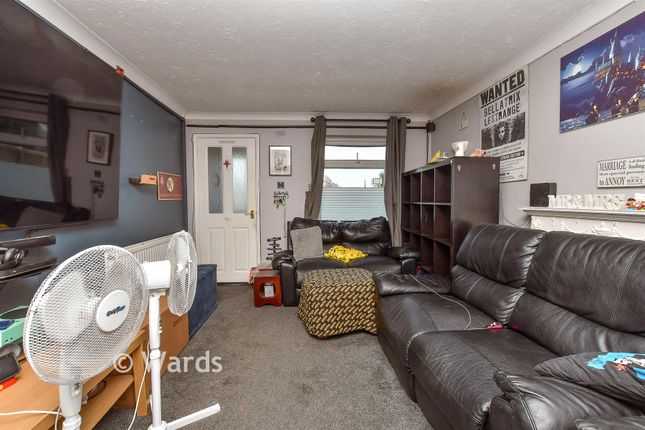 119, Bysing Wood Road, Faversham photo 4