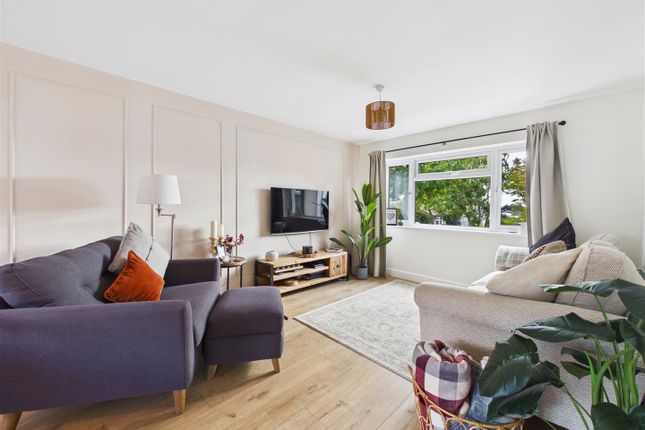 4, Wentworth Road, Dronfield photo 2