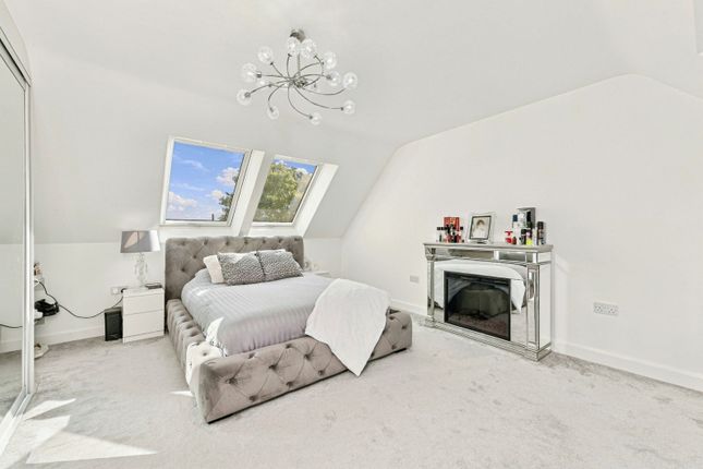 2, Kensington Way, Cleckheaton photo 4