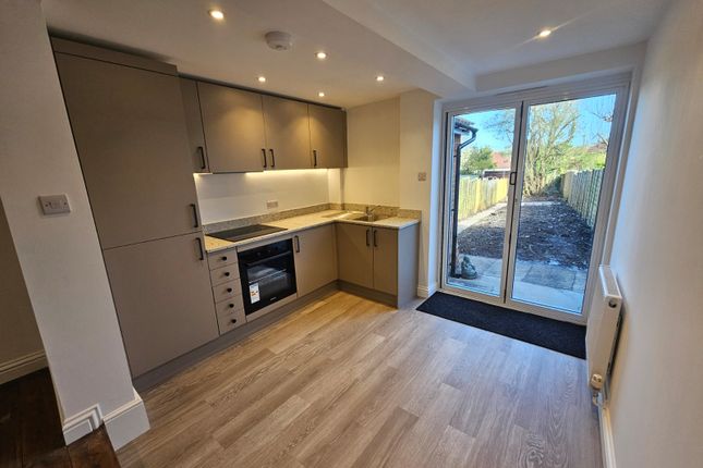 3, Fair View Road, Wiltshire photo 2