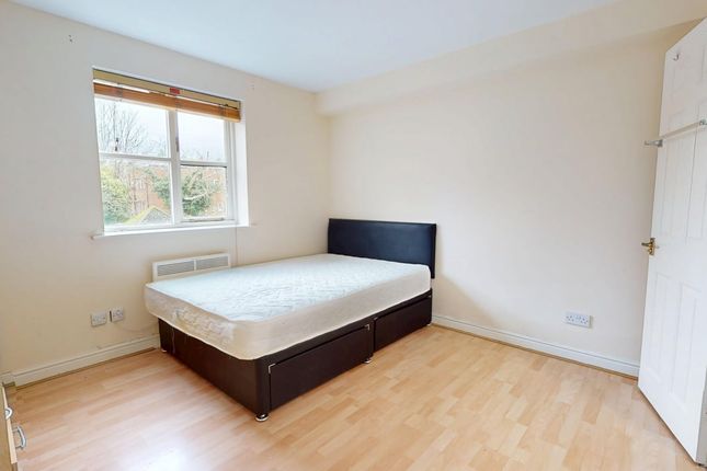 19 Vanderville Gardens, East Finchley, London photo 4