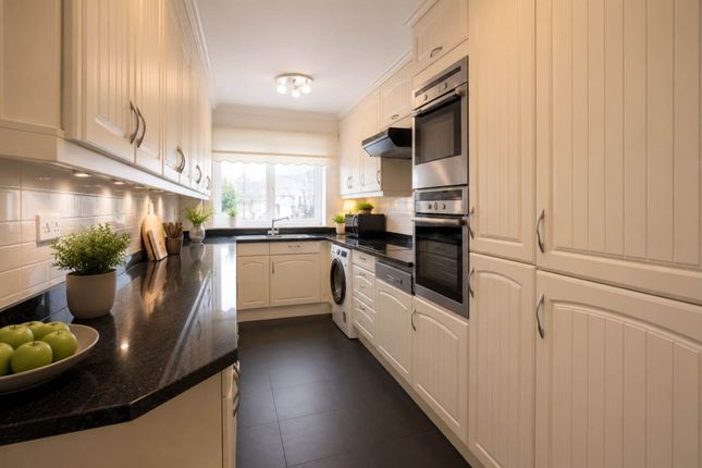 98, Anthony Road, Borehamwood photo 4