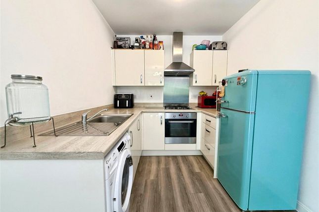 24, Edrich Grange, Berkshire photo 4