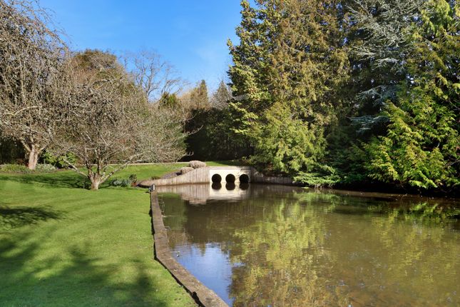 Zahra,, Lakeside Drive, Buckinghamshire photo 4