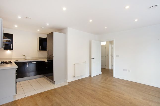 Flat to rent in Greenwich High Road, Greenwich